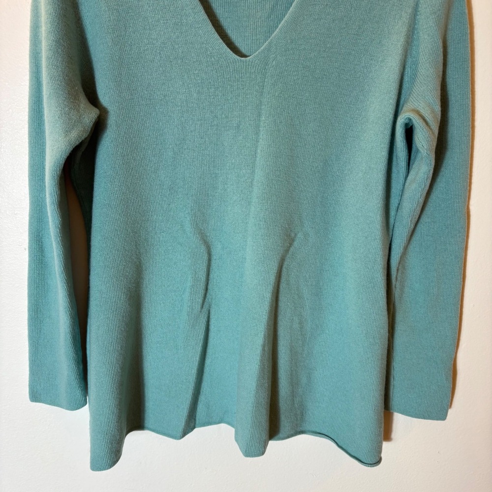 Eileen Fisher Seafoam Green Merino Wool V-Neck Ribbed Sweater Size Small - Picture 3 of 6